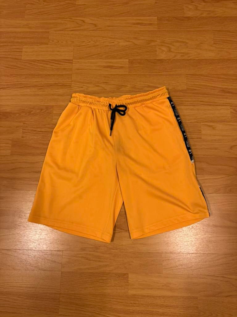 Hippe sport short 🩳, Maat 52/54 (L), Geel, Ophalen of Verzenden, Gedragen