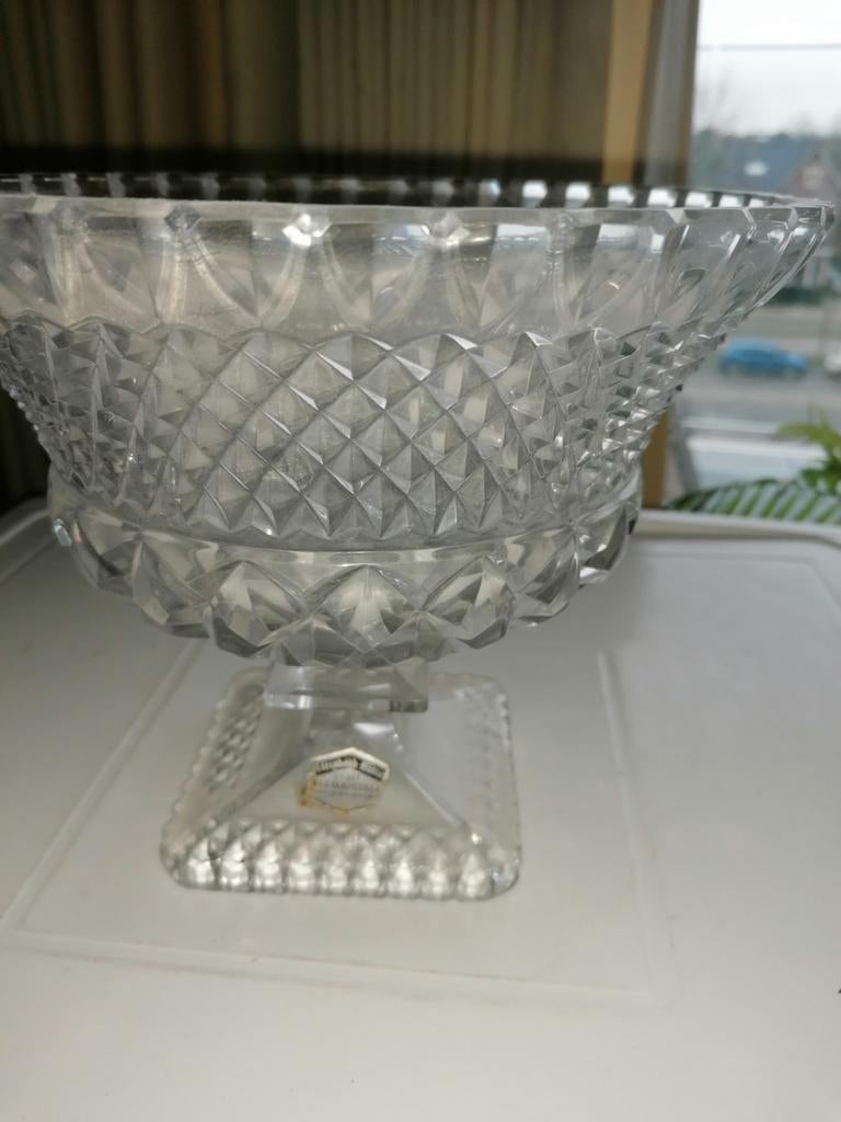 Vase en cristal, Enlèvement