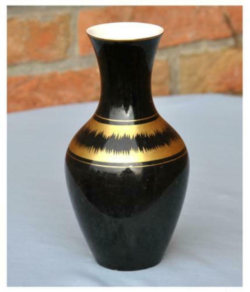 §vase en faïence noir et or, Enlèvement ou Envoi
