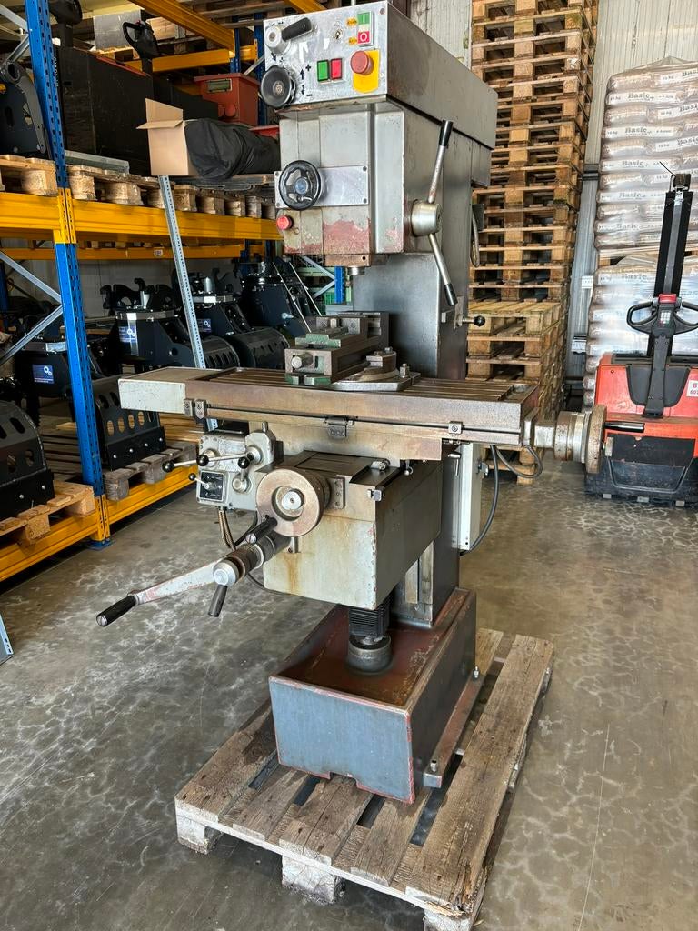 Nette matheys boor freesmachine kolomboor freesbank voeding, Doe-het-zelf en Bouw, Gereedschap | Freesmachines, Ophalen, Gebruikt