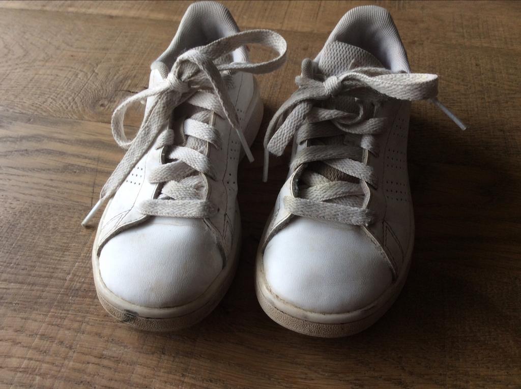 Kinder sportschoenen maat 29, Kinderen en Baby's, Kinderkleding | Schoenen en Sokken, Ophalen of Verzenden, Sportschoenen