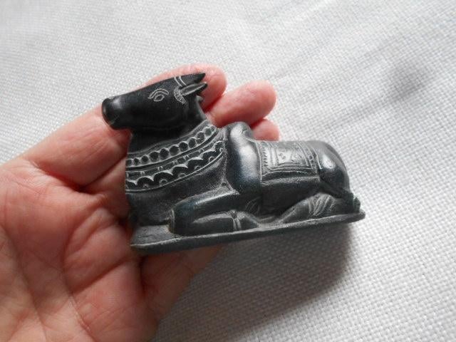 1 vache sacrée et 4 lions d'Afrique et d'asie, Enlèvement ou Envoi, Comme neuf, Animal sauvage, Statue ou Figurine