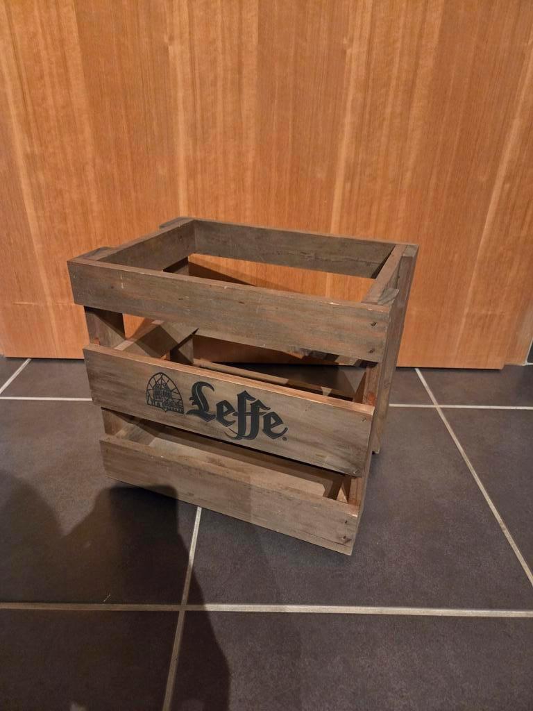 Leffe - houten krat / kist / bak - prefect cadeau, Ophalen, Zo goed als nieuw, Krat