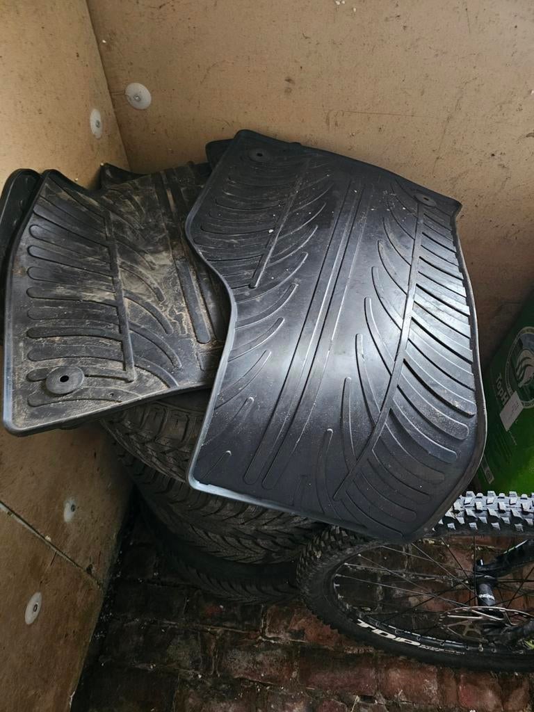 4 Rubber matjes skoda octavia, Ophalen