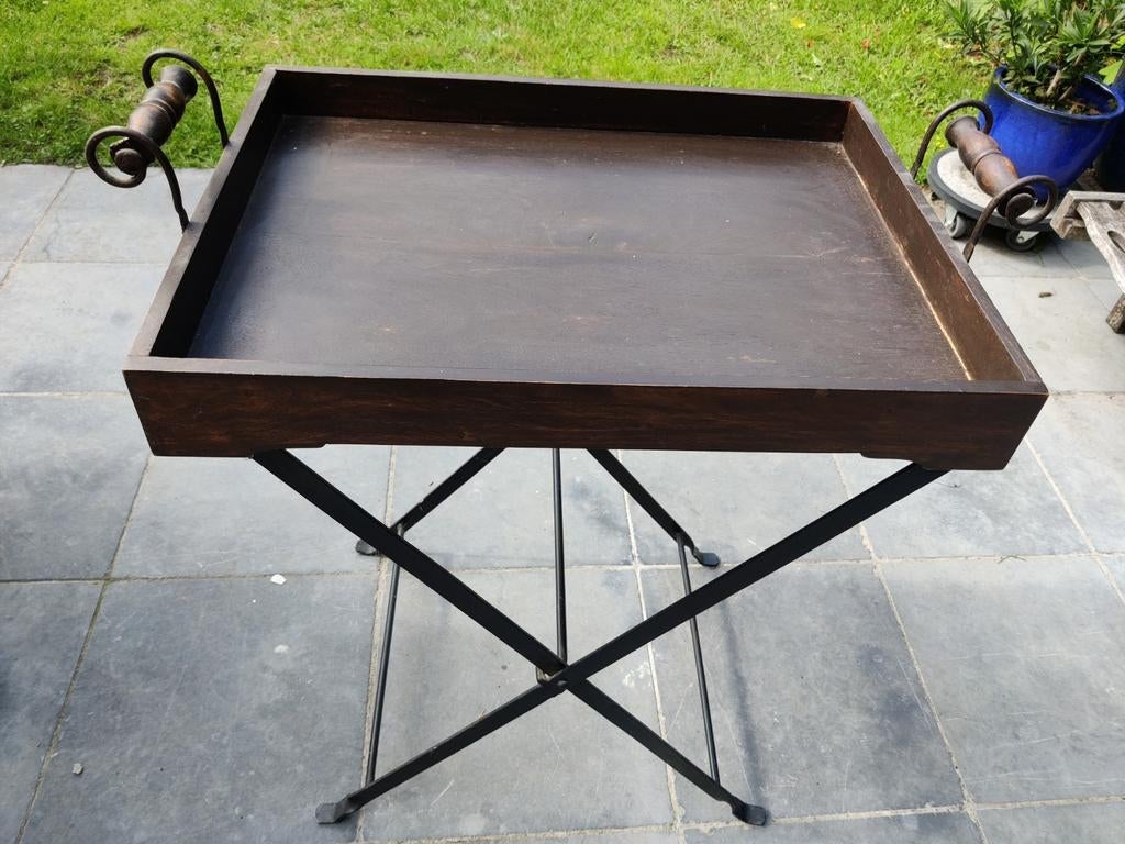 Dienblad op metalen dichtklapbare poten., Ophalen, Gebruikt, Rechthoekig, Hout