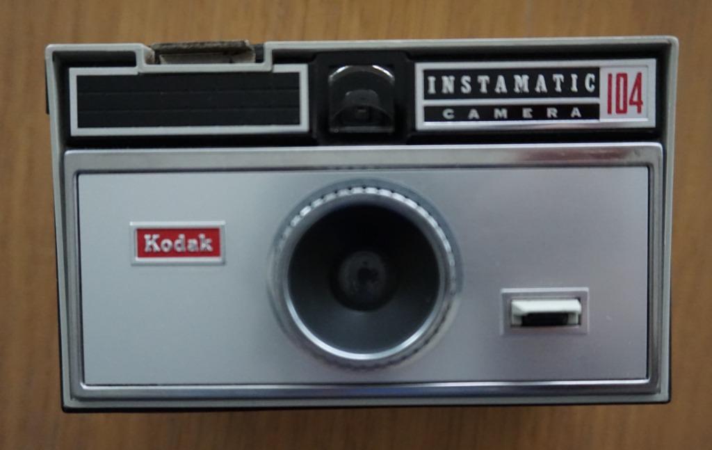 Kodak Instamatic 104 (vintage fototoestel) - decoratief, Ophalen, Niet werkend, Compact, Kodak