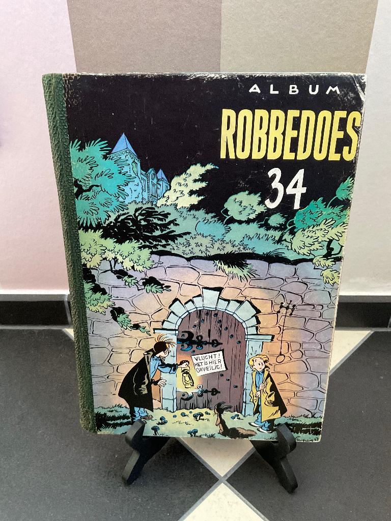 Robbedoes album 34, Boeken, Eén stripboek, Ophalen of Verzenden, Gelezen