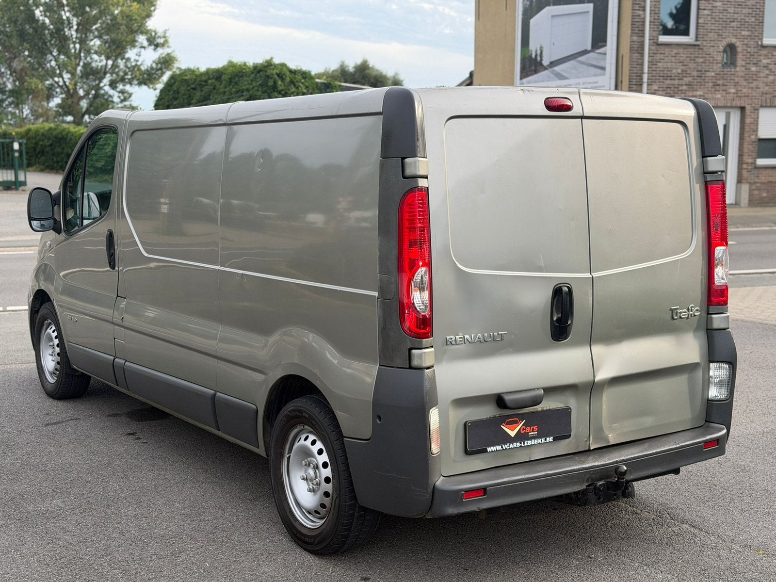 Renault trafic L2 H1 lichte vracht airco 2.5l + keuring vvk, Auto's, Renault, Bedrijf, Diesel, Euro 4, Te koop