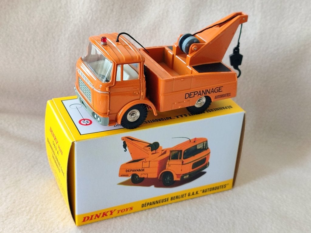 Dinky Atlas _ Berliet GAK dépanneuse Autoroutes _ ref. 589A., Enlèvement ou Envoi, Comme neuf, Bus ou Camion, Dinky Toys