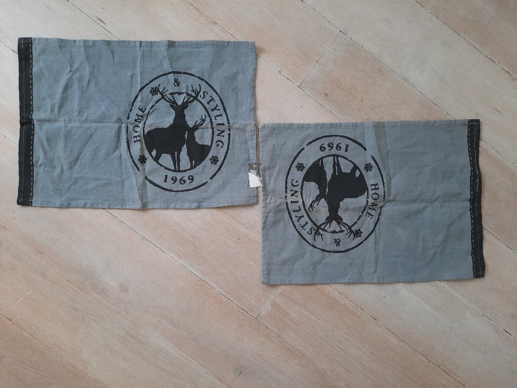 Kerst / 2 placemats in stof met hertjes / NIEUW, Diversen, Ophalen, Nieuw