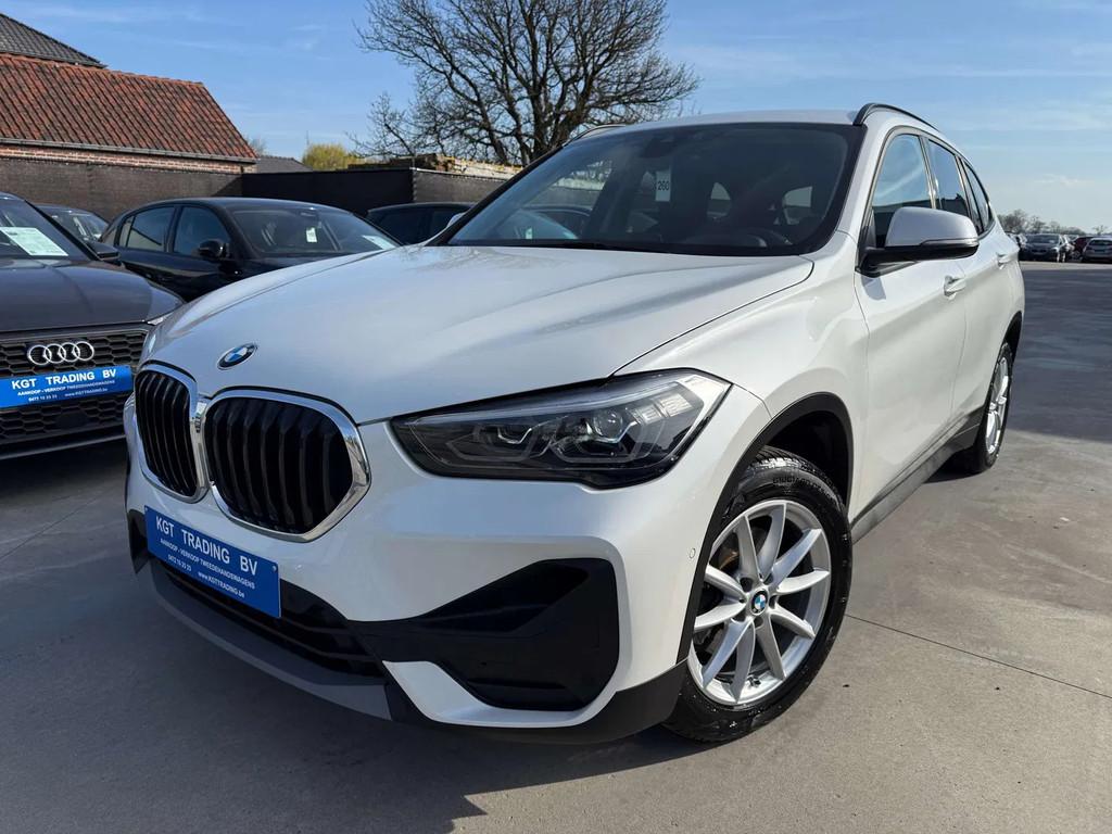 BMW X1 1.5i AUTOMAAT FULL LED NAVI CAMERA HEAD-UP DAB PDC, Stof, Gebruikt, 136 pk, Bedrijf
