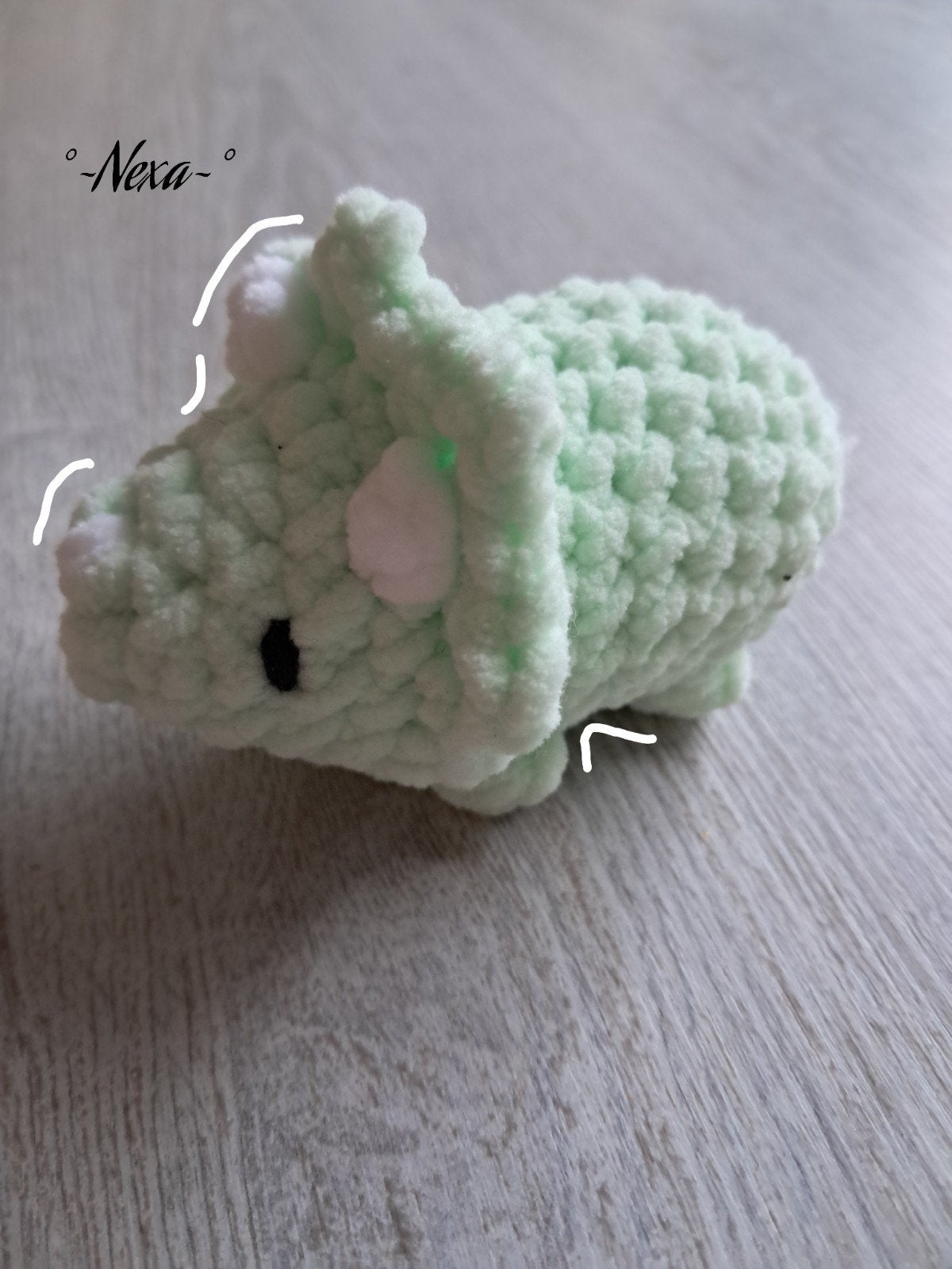 gehaakte triceratops, Hobby en Vrije tijd, Ophalen of Verzenden, Nieuw, Haken, Overige typen
