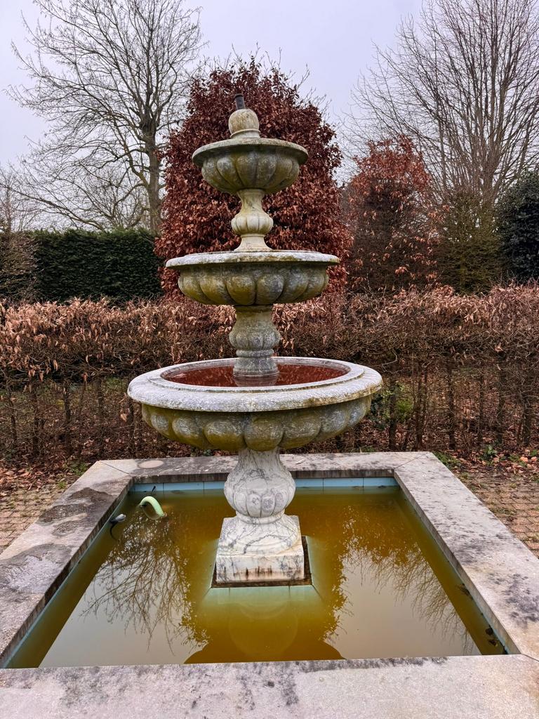 Prachtige natuurstenen tuinfontein(3 niveaus)zelf af tehalen, Tuin en Terras, Ophalen, Zo goed als nieuw, Kunststof, Fontein