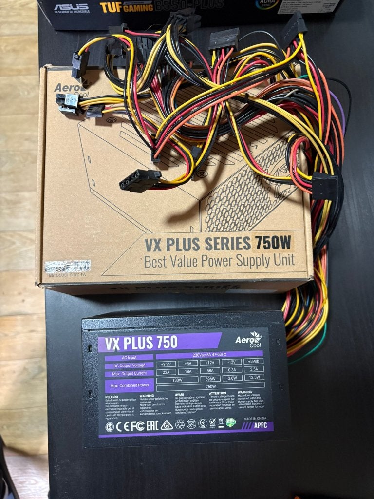 Alimentation PC 750 Aerocool VX PLUS, Computers en Software, Interne voedingen, Ophalen, Gebruikt