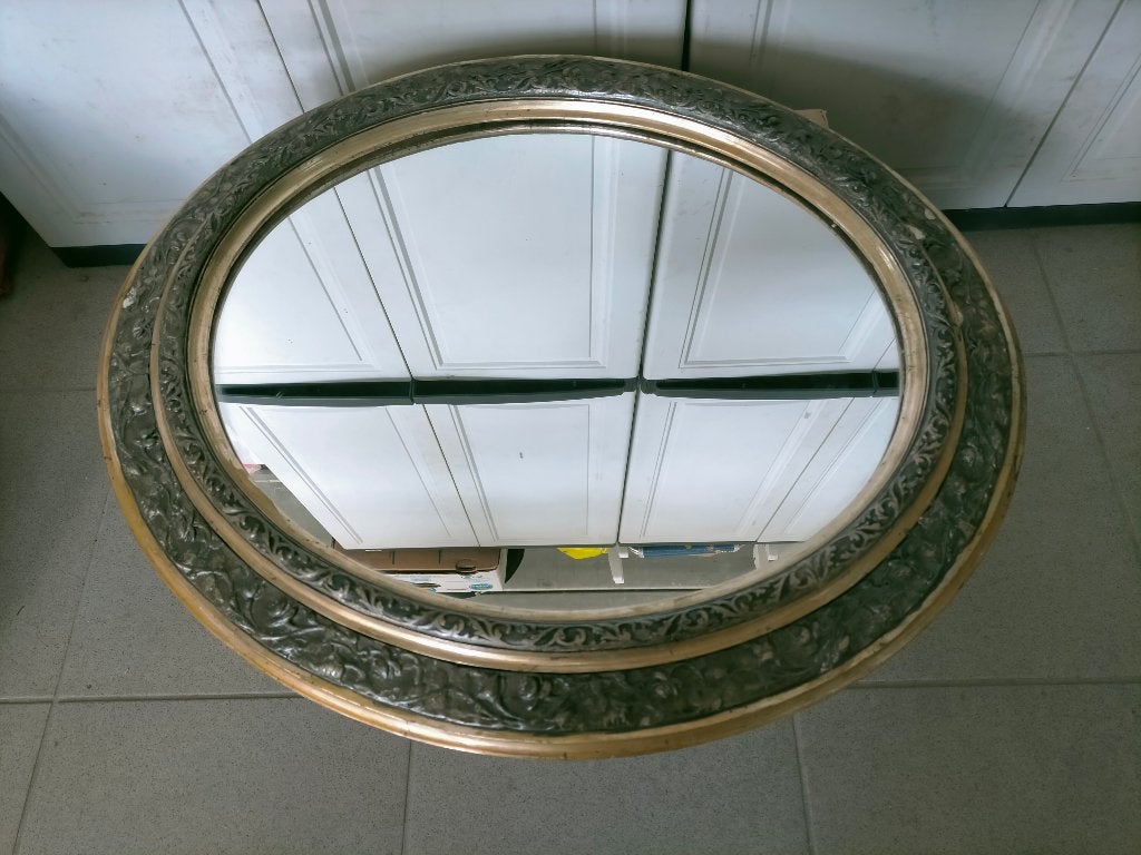Miroir ovale de style Napoléon III, Enlèvement, Ovale