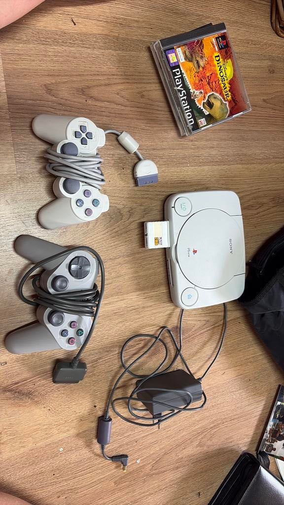 PlayStation 1, Enlèvement, Utilisé, Avec 2 manettes, Avec carte mémoire