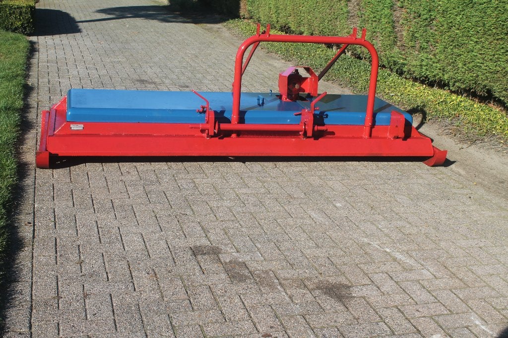 weidebloter landgrol voederbak, Enlèvement