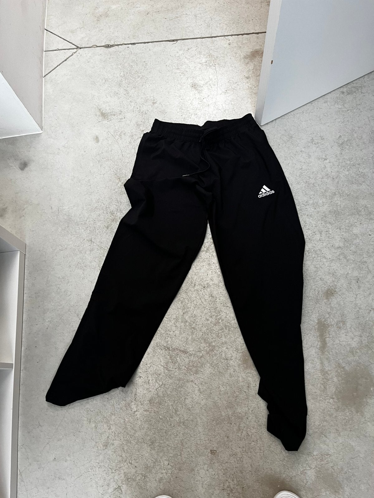 Adidas broek nieuw maat M, Ophalen of Verzenden, Nieuw, Maat 48/50 (M), Zwart