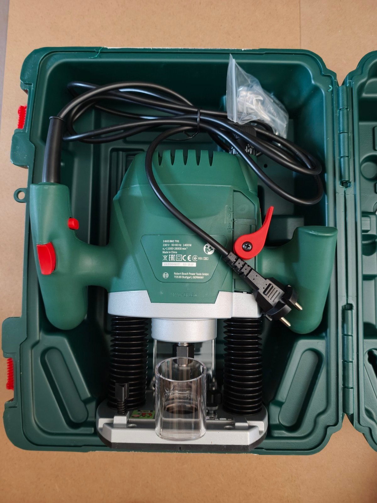 Défonceuse Bosch POF 1400 ACE – Complète et état comme neuf, Enlèvement