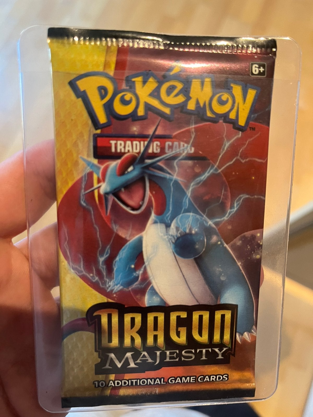 Dragon majesty sealed booster pack ongewogen, Ophalen of Verzenden, Zo goed als nieuw, Booster