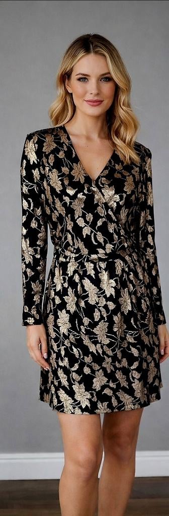 Vero Moda jurkje , maat XS ,  zwart met gouden print ., Enlèvement ou Envoi, Taille 34 (XS) ou plus petite, Noir