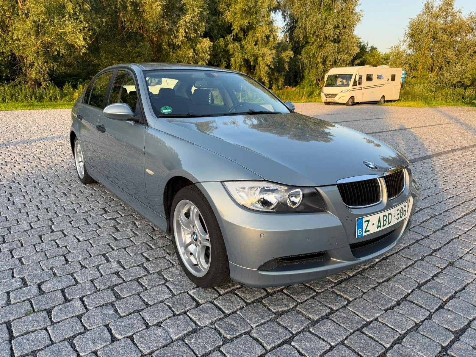BMW 318I BENZINE E90 EURO4 AIRCO BLANCO GEKEURD VOOR VERKOOP, Auto's, Elektrische ramen, Zwart, 4 cilinders, Blauw