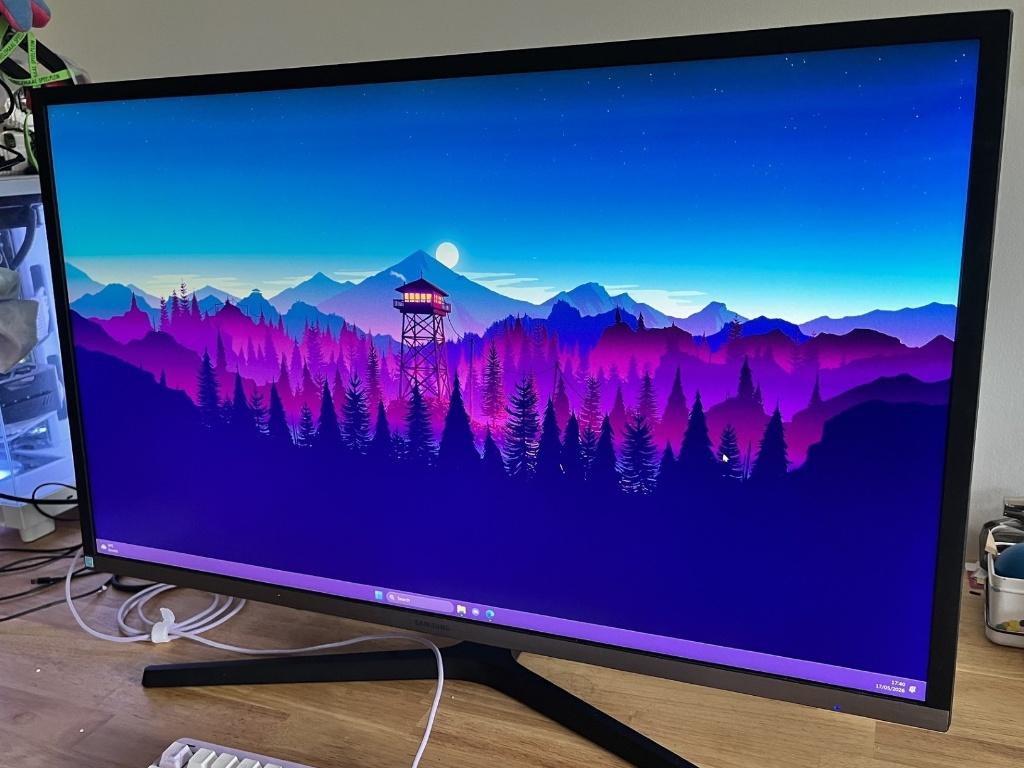 Samsung 32" QLED monitor, Computers en Software, Monitoren, Gebruikt, 3 tot 5 ms, In hoogte verstelbaar, VA
