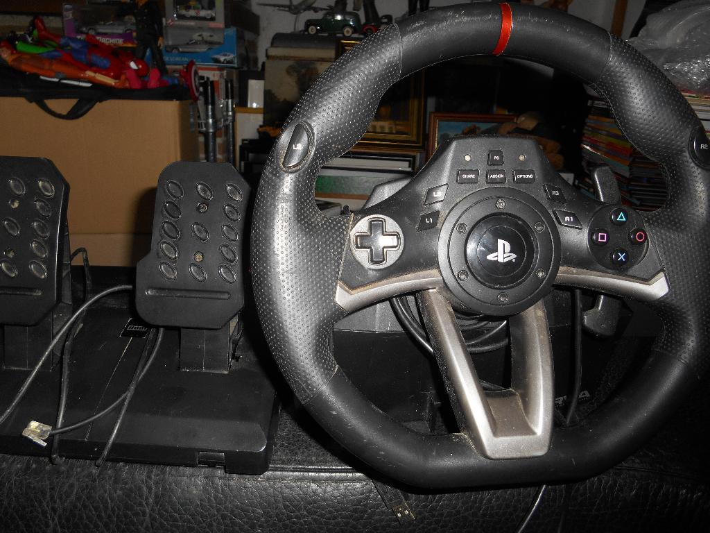 Volant Playstation ( HORI), Enlèvement ou Envoi
