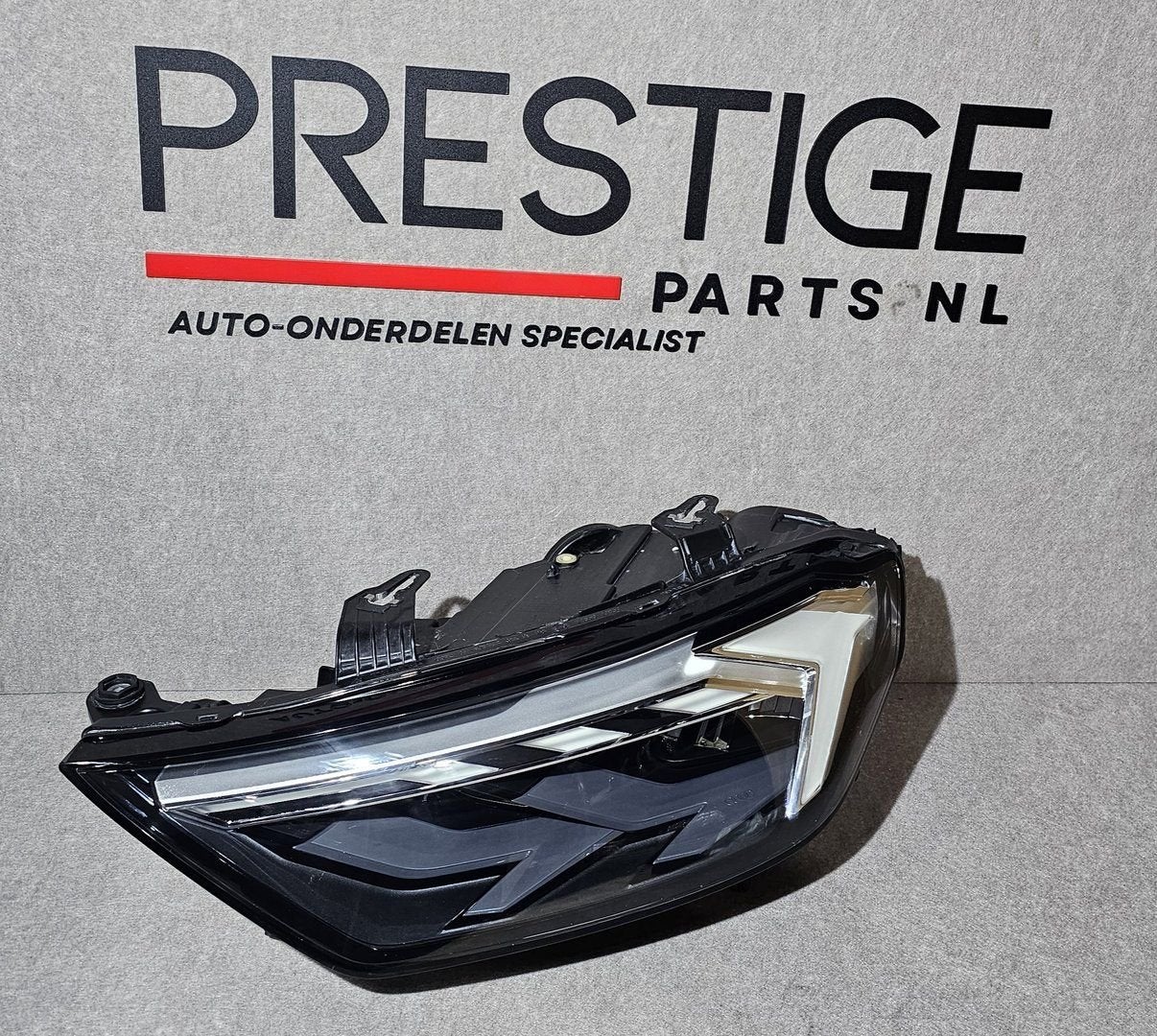 Koplamp Audi A1 82A FULL LED Links Origineel 82A941033D, -, Origine de la pièce connue, Utilisé, -