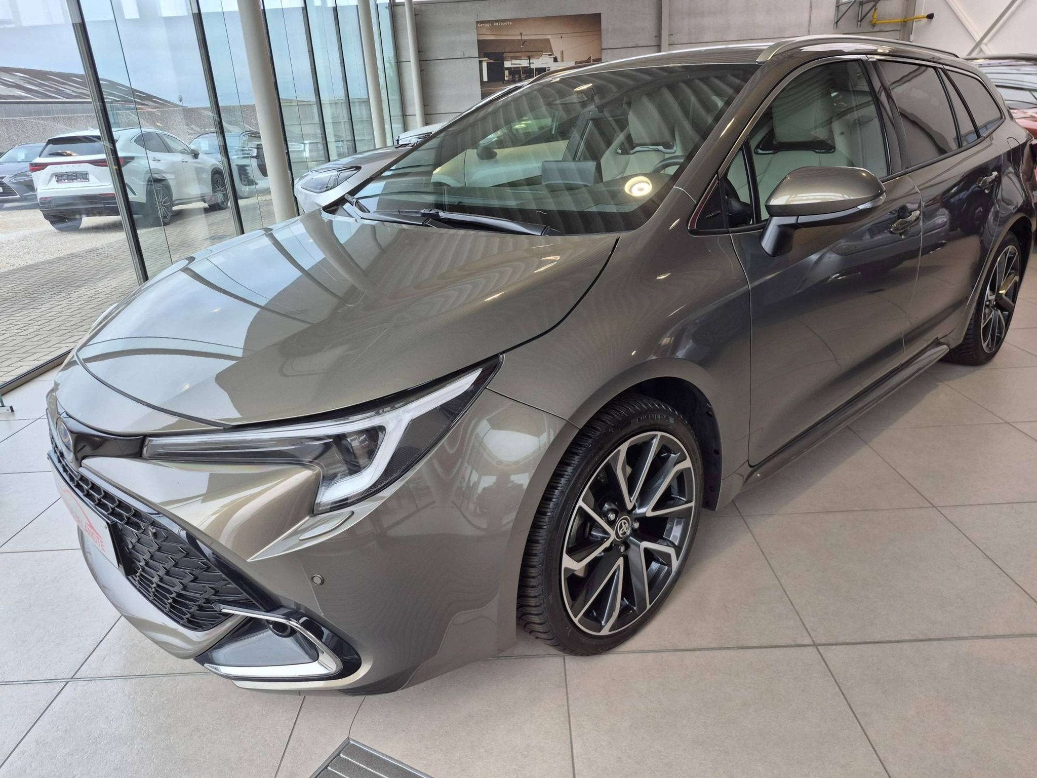 Toyota Corolla 2.0 Hybrid 196pk Premium +LEDER +Dodehoek +Sp, Autos, Cuir, Achat, Entreprise, 196 ch