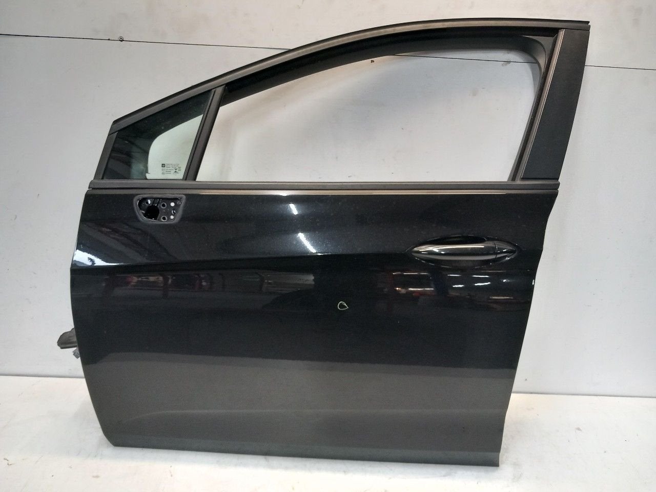 Portier links voor Opel Astra, Auto-onderdelen, Onderdelen@venauto.nl, Van der Ven Autorecycling B.V., Gebruikt, Ettenseweg 76, 4706 PB Roosendaal, The Netherlands