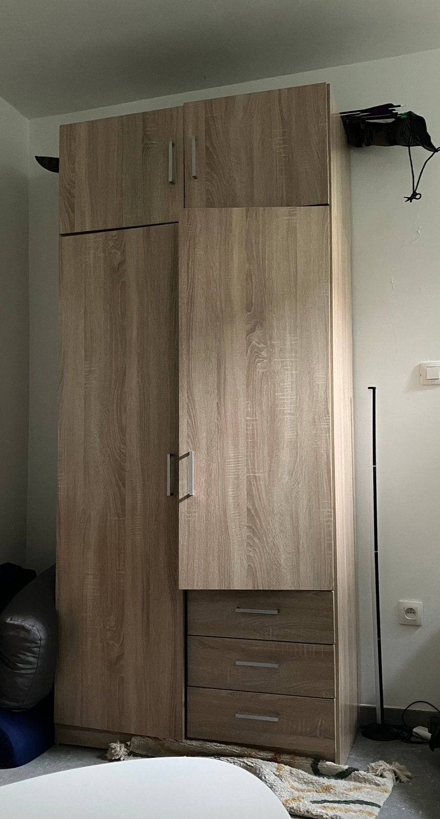 Armoire jysk 217cm H, Enlèvement, Comme neuf, Chêne