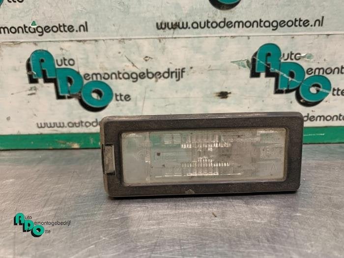 Eclairage immatriculation d'un Renault Scenic (Scenic 03-), Renault, -, 3 mois de garantie, Utilisé