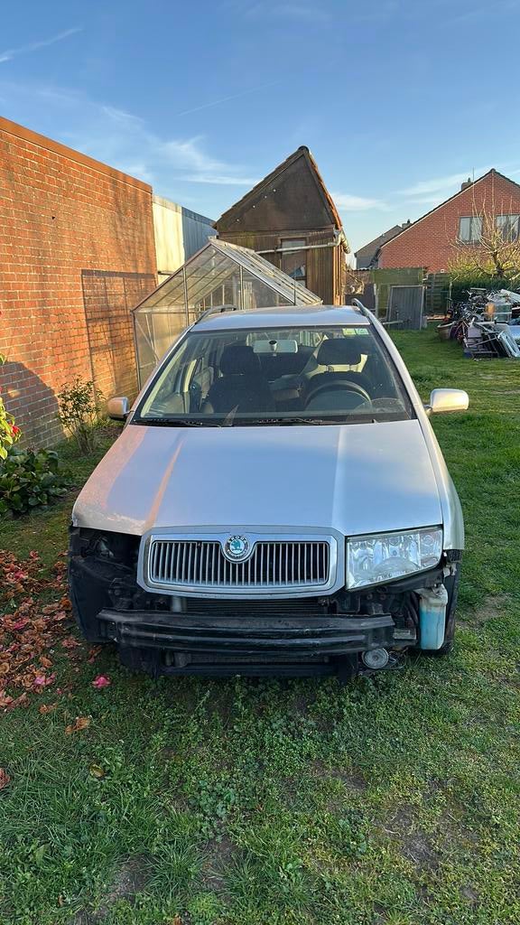 Skoda fabia met schade, Auto's, Skoda, Stof, Zwart, 5 deurs, Particulier