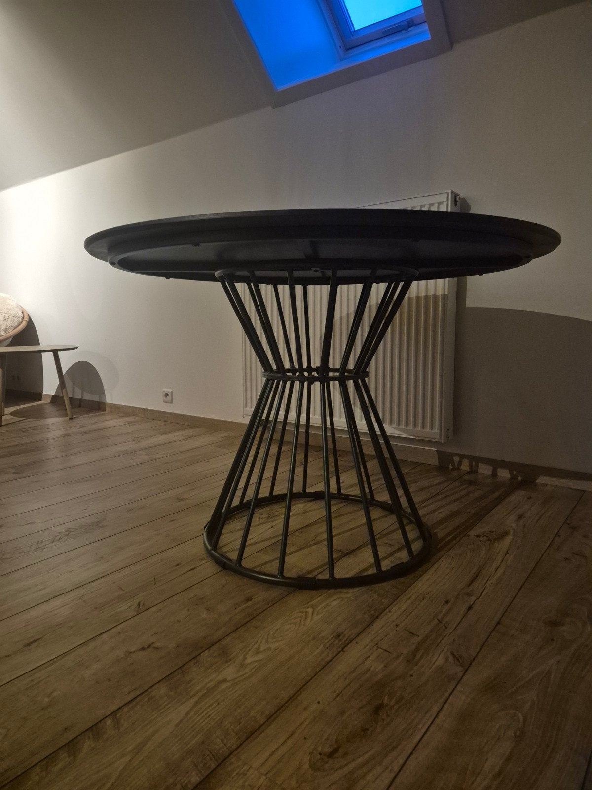 stalen eettafel, Ophalen, Overige materialen, Rond, Zo goed als nieuw