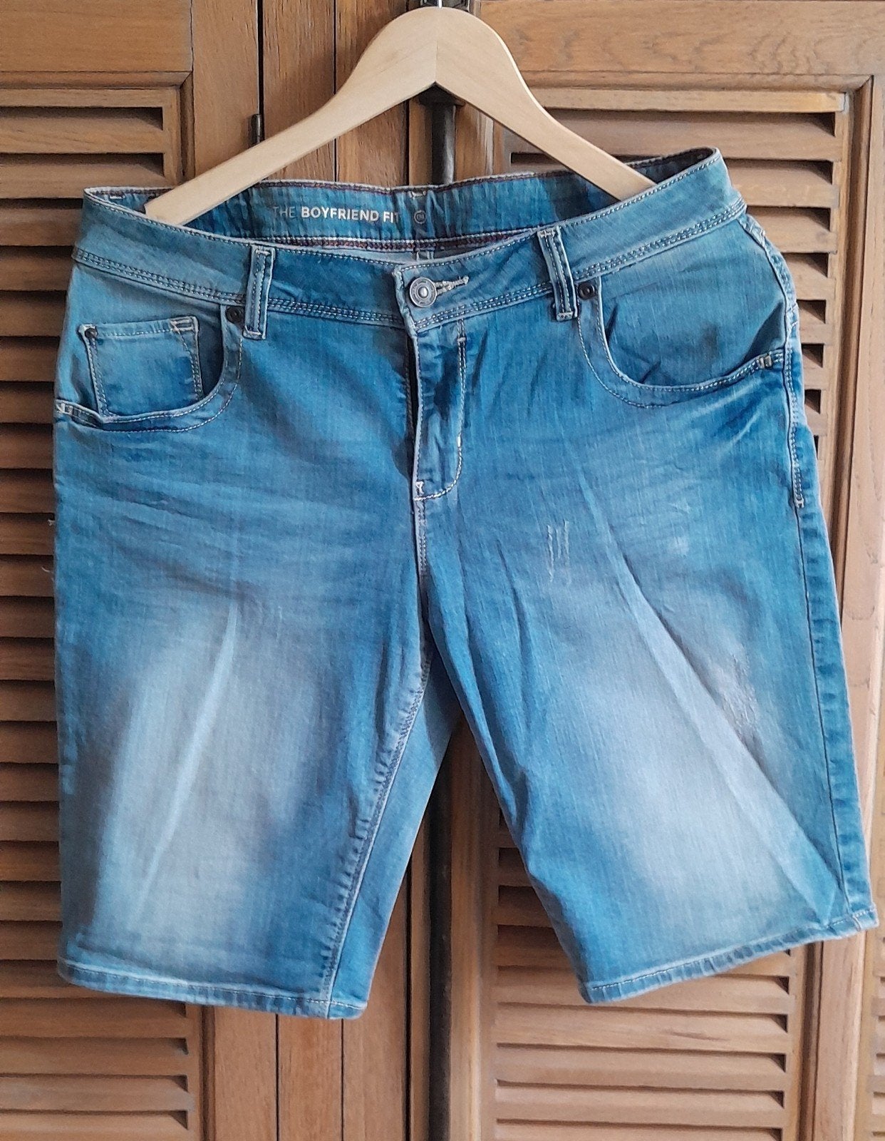 Korte jeans broek large..., Ophalen of Verzenden, Zo goed als nieuw, Blauw, W33 - W36 (confectie 42/44)