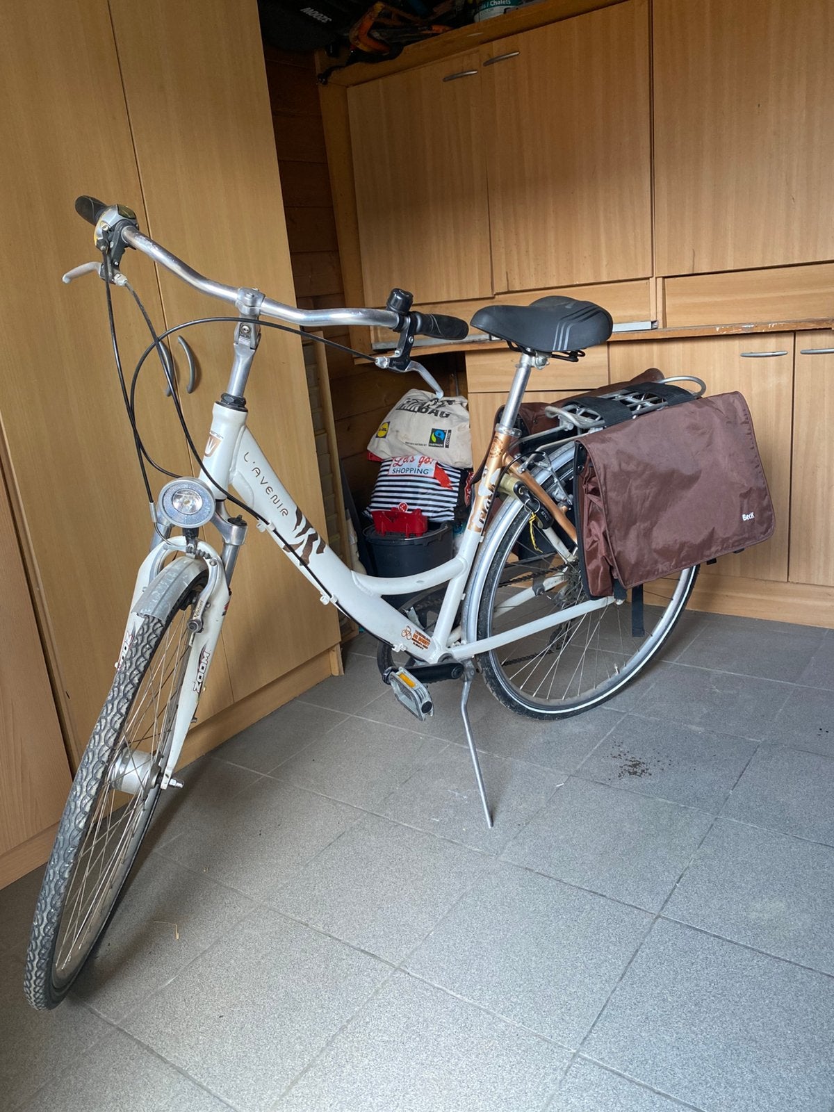 Damesfiets met zakken, Velgrem, (Extra) lage instap, Zo goed als nieuw, Ophalen