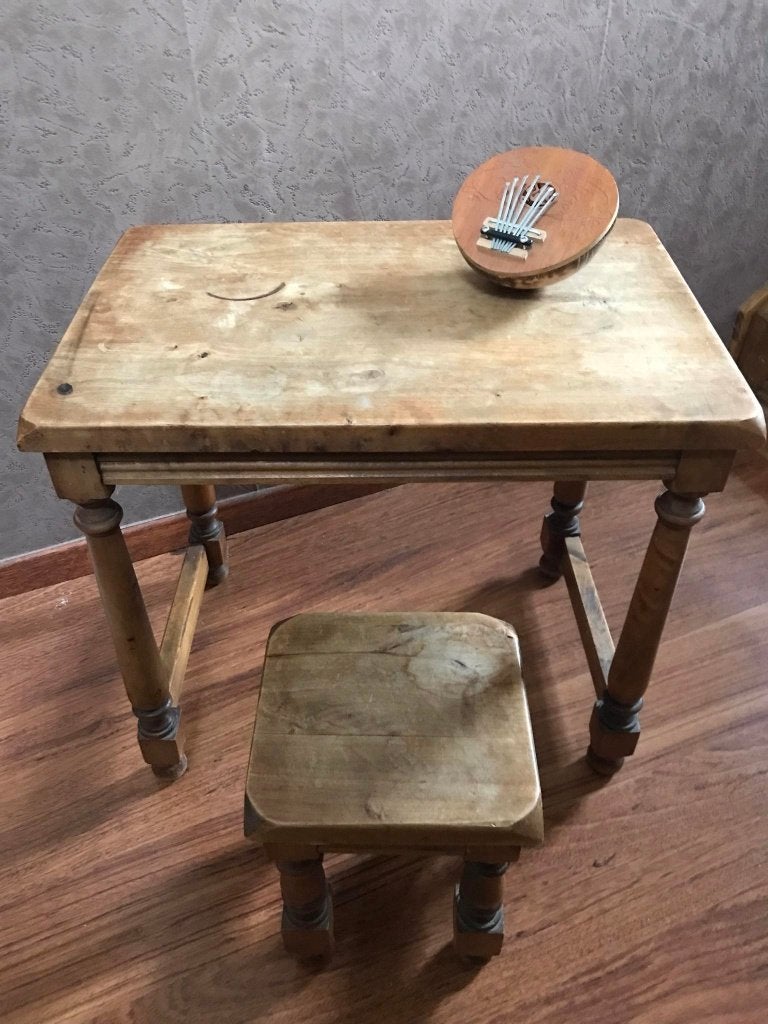 Tafelsetje vintage: twee bijzettafeltjes in dennenhout, Gebruikt, Vintage, 55 tot 75 cm, Rechthoekig