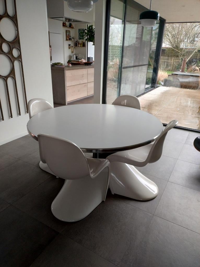 Set panton Poul cadovius, Ophalen