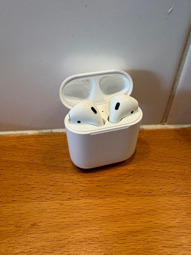 AirPods gen 2, Telecommunicatie, Ophalen, Gebruikt, Wit, Apple