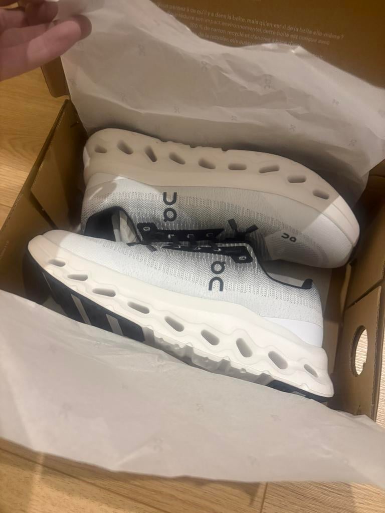 On cloud schoenen maat 43, Neuf, Enlèvement ou Envoi, Blanc, Baskets