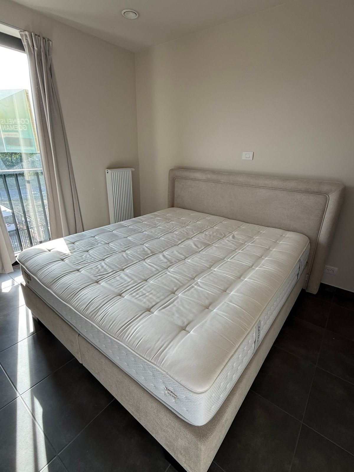 Beka Box Cubic boxspring 180x200 Geltex Escape matras/ NEW, Huis en Inrichting, Ophalen, Beige, Tweepersoons, Zo goed als nieuw