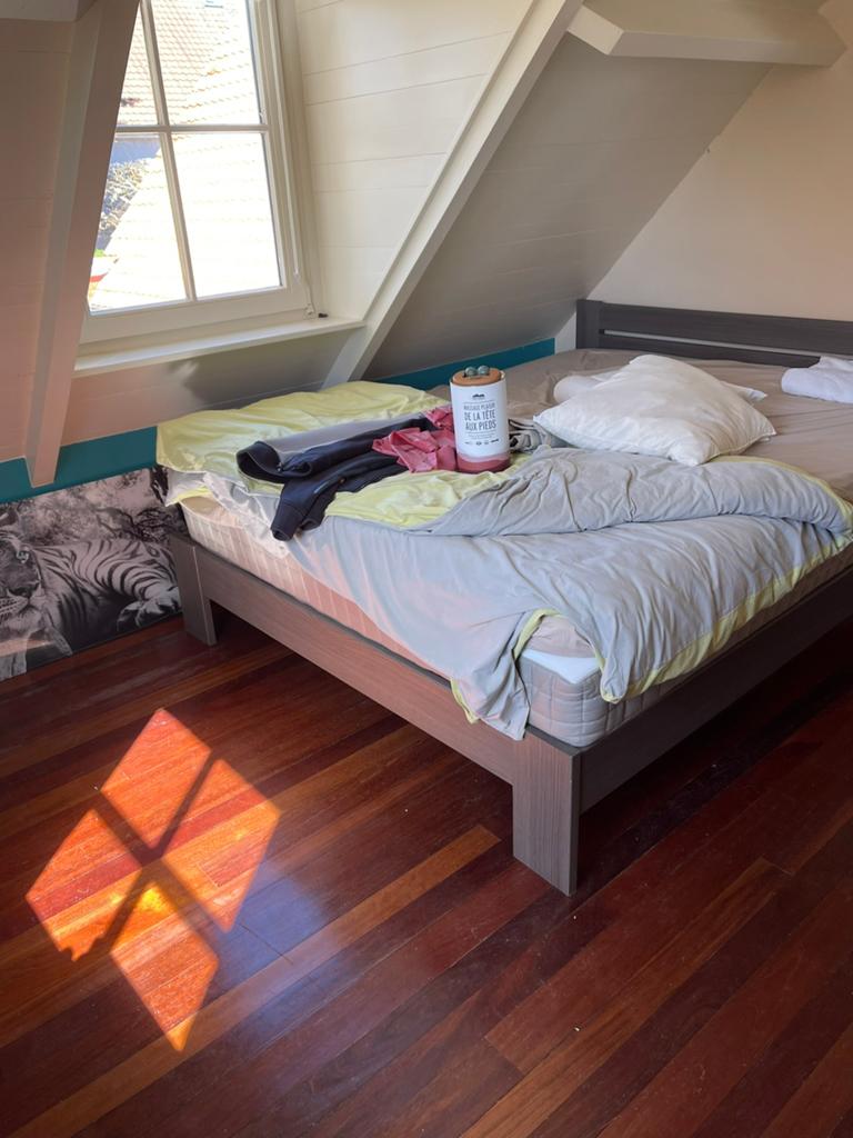 Lit + matelas 160x200, Maison & Meubles, Queen size, Brun, Enlèvement, Utilisé
