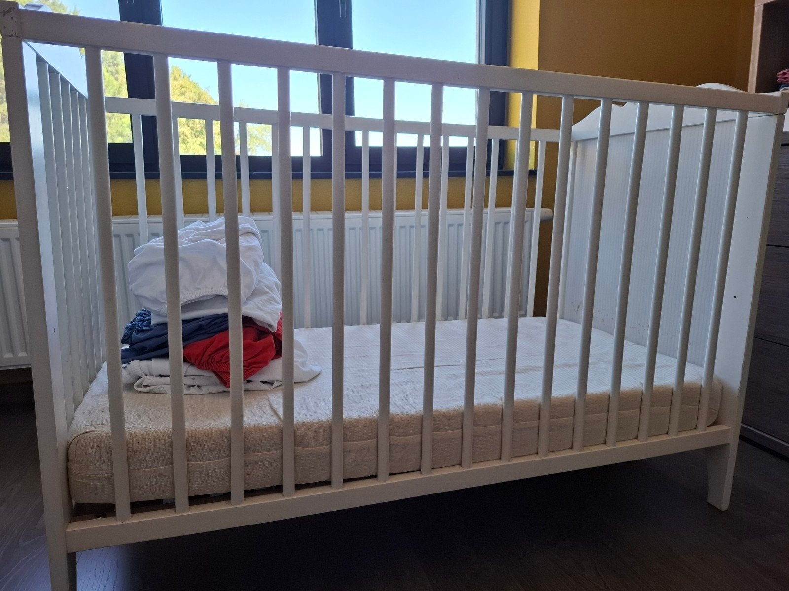 Babybed incl matras + lakens, Kinderen en Baby's, Gebruikt, Minder dan 140 cm, Minder dan 70 cm, Ophalen