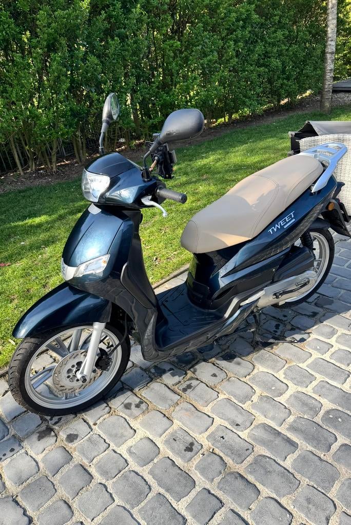 Peugeot Tweet 50cc-scooter slechts 265 km!!, Fietsen en Brommers, Ophalen, Zo goed als nieuw