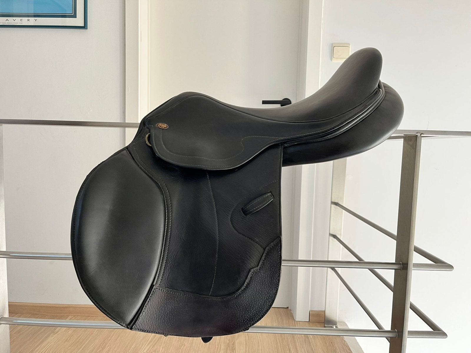 Selle Eric Thomas, Enlèvement, Comme neuf