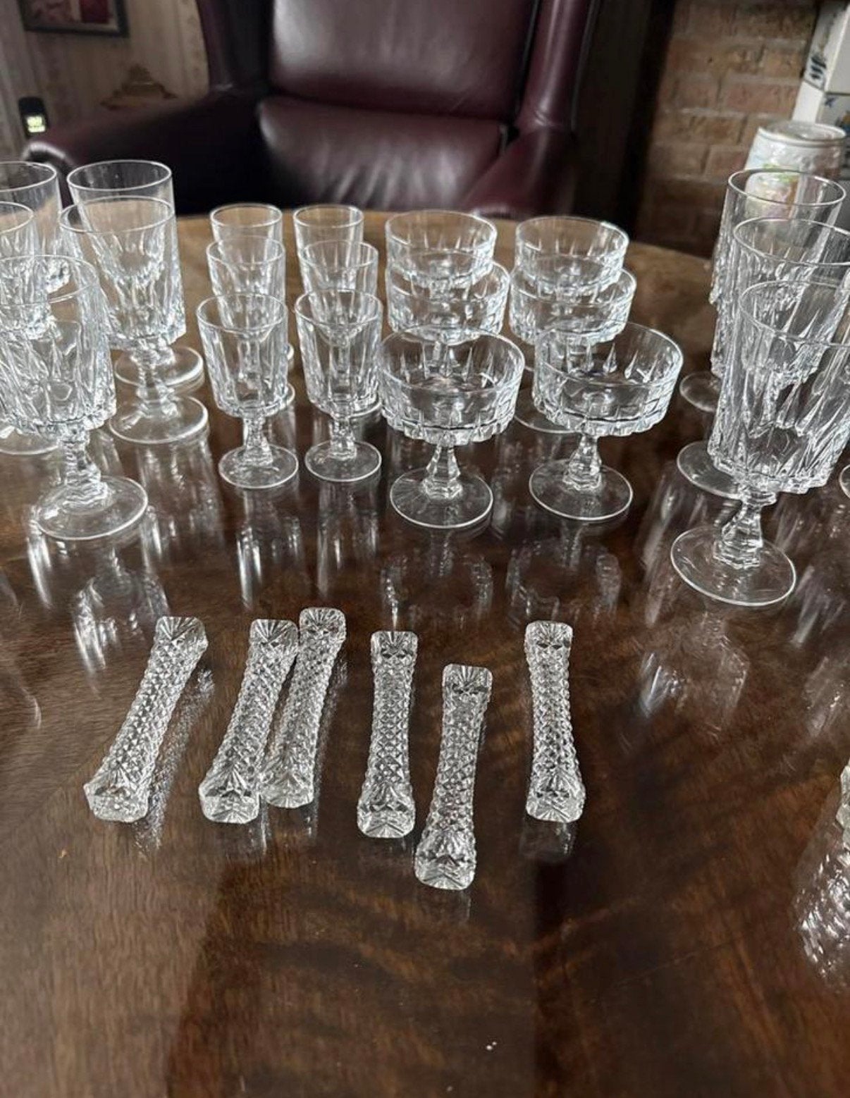 Grote collectie kristallen glazen, Ophalen