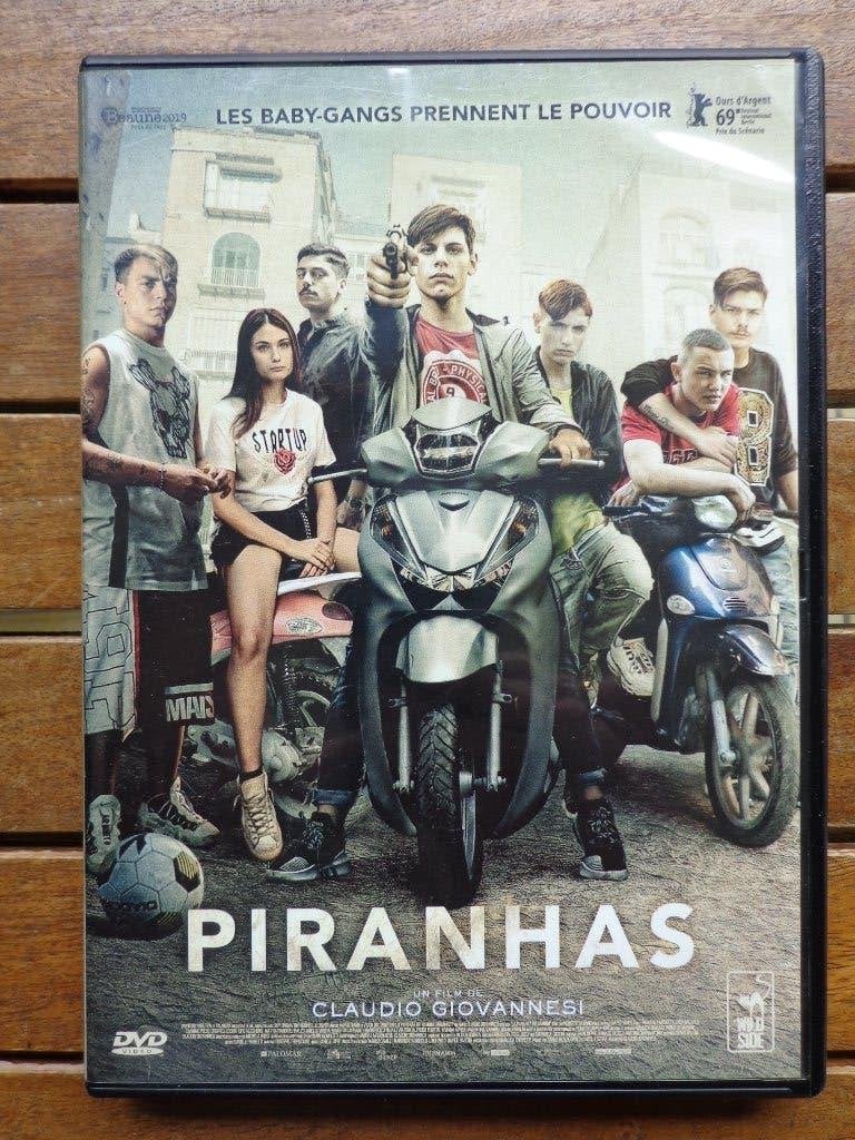 )))  Piranhas  //  Claudio Giovannesi   (((, À partir de 12 ans, Enlèvement ou Envoi, Comme neuf