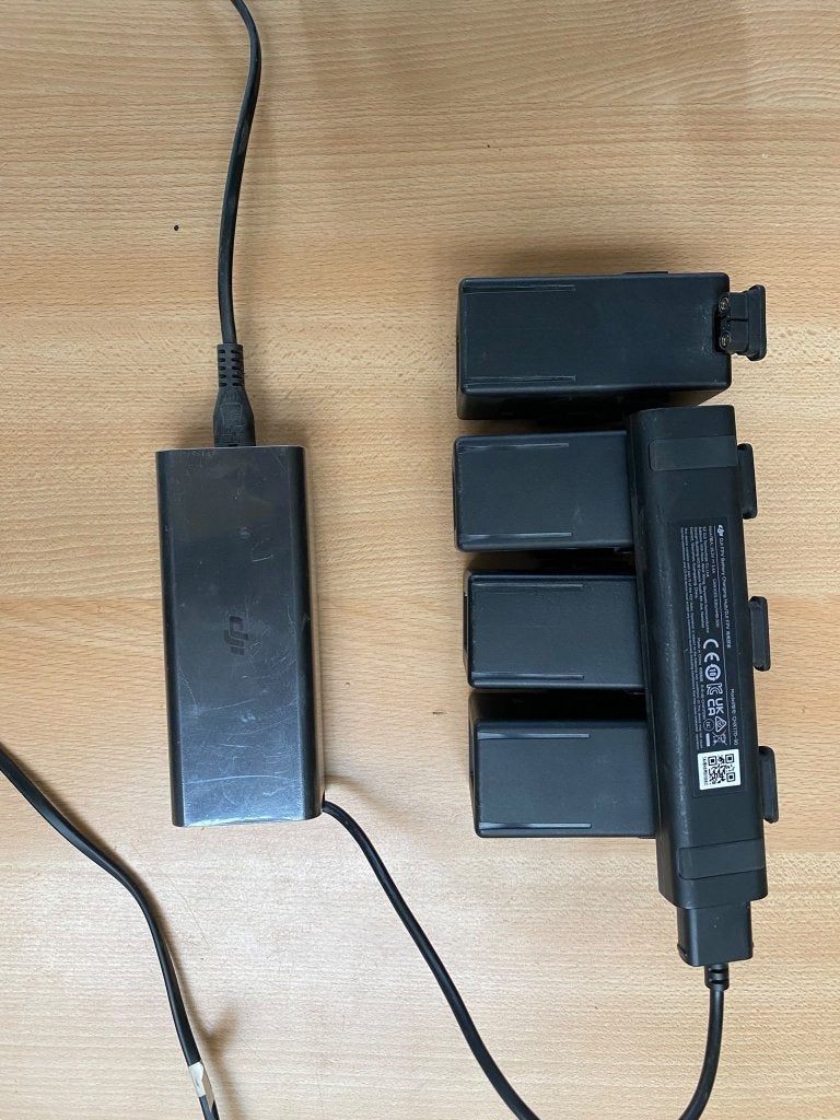 DJI FPV met combopack, Ne fonctionne pas, Qualité supérieure, Drone de course, DJI
