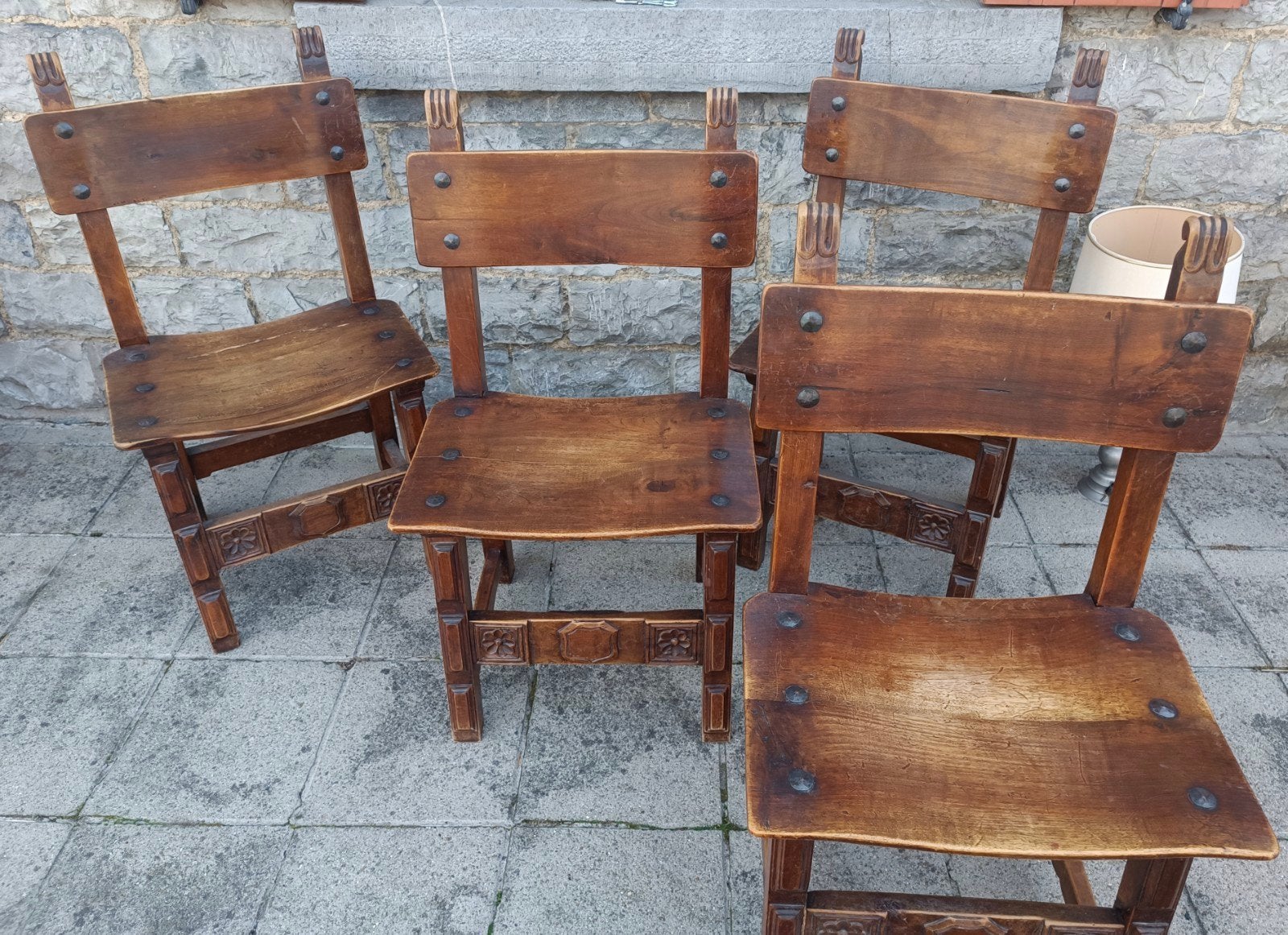 Quatre chaises Espagnole, Enlèvement